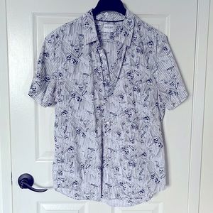 Slim fit, guess men’s button up skull T-shirt